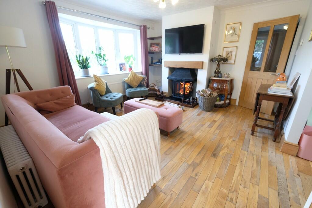 SITTING/DINING ROOM