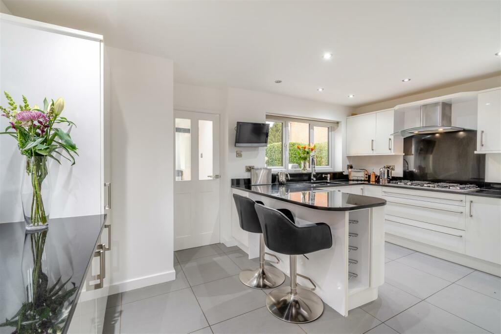 8579910-interior3.jpg