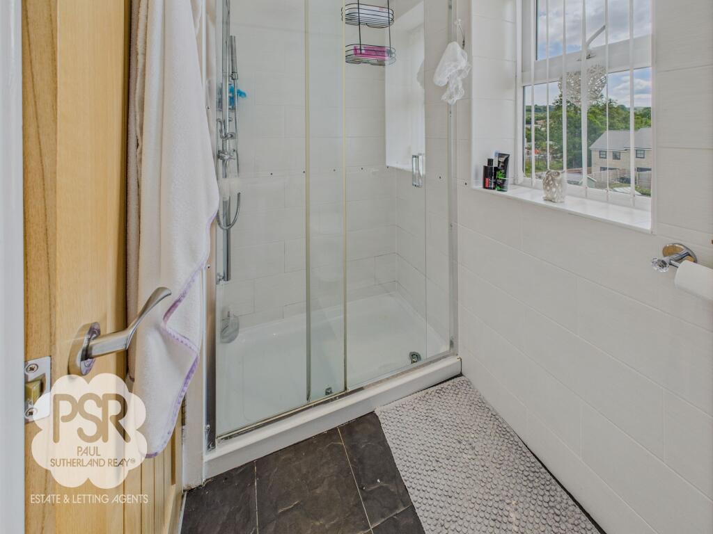 Main Bedroom En-Suite