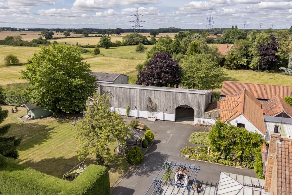 Manor_Cottage_New_Externals_6.jpg