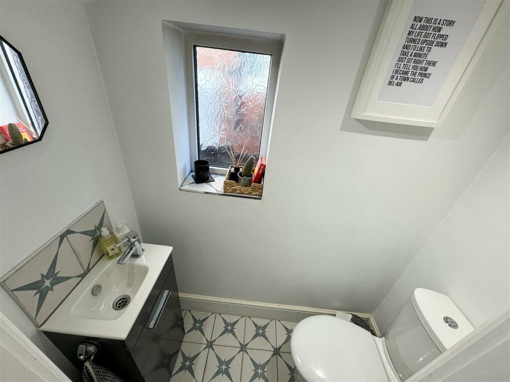 DOWNSTAIRS CLOAKROOM