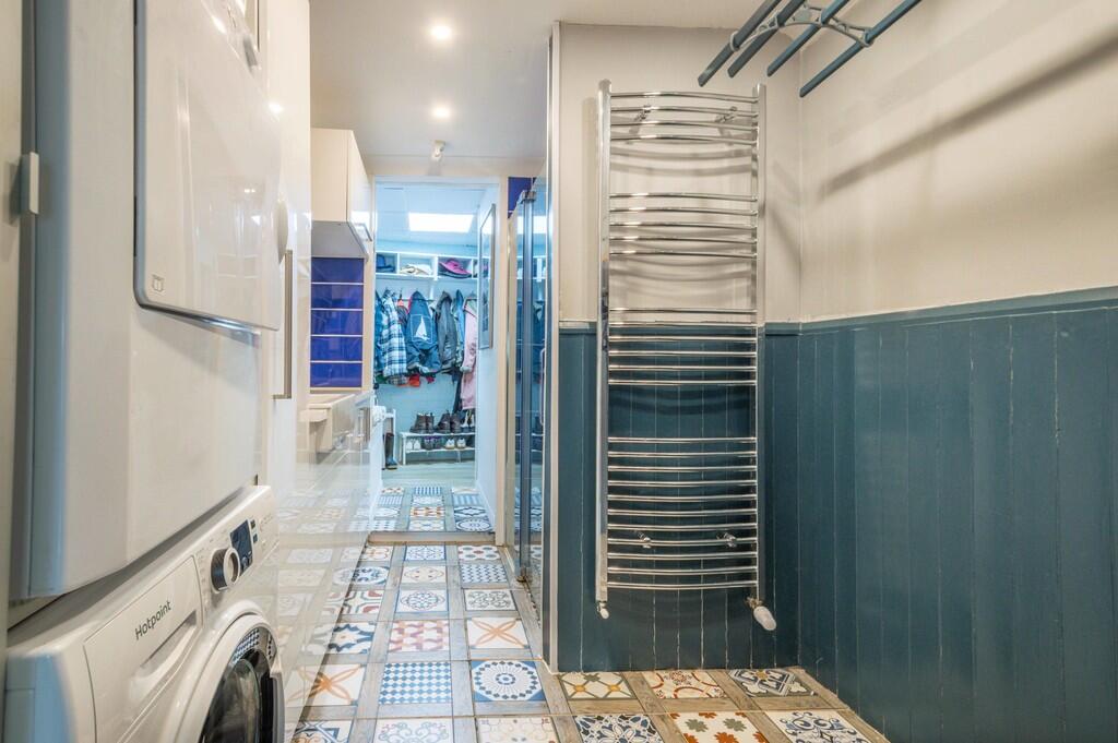 19-21 Cheveley Ro...