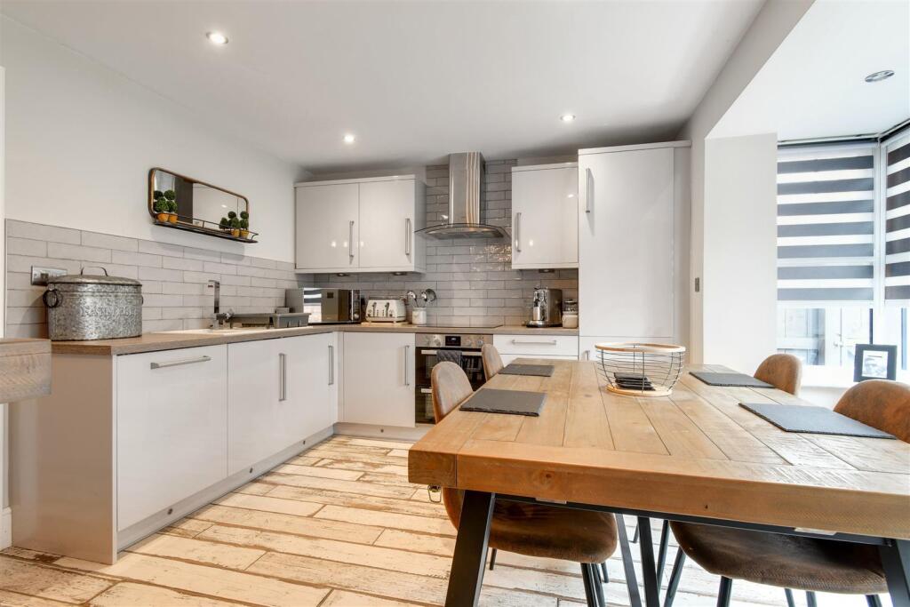 Kitchen/Breakfast Room