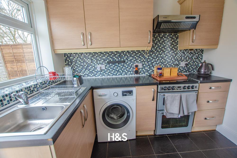 118 dawberry fields road - kitchen..jpg
