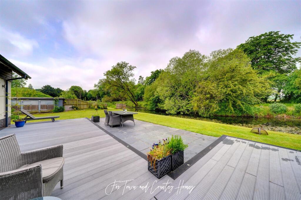 The Lake House (14).jpg