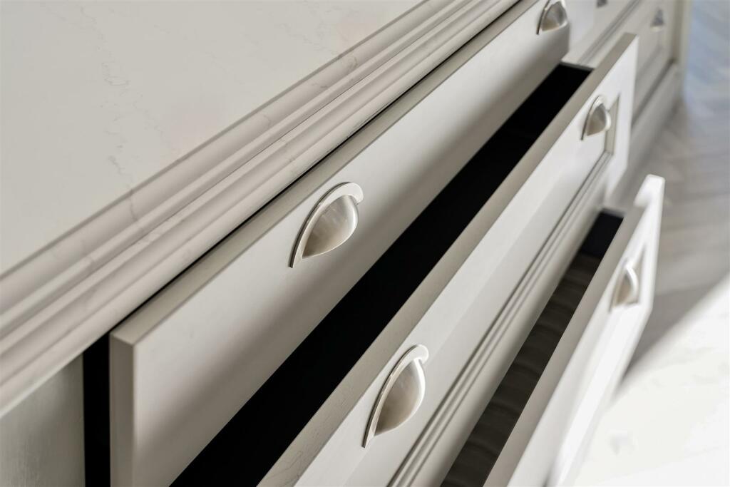 CUNLIFFE CLOSE, 1  (6).jpg