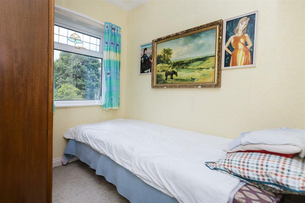 Bramleys Estate Agents - Exley Lane - Halifax (27)
