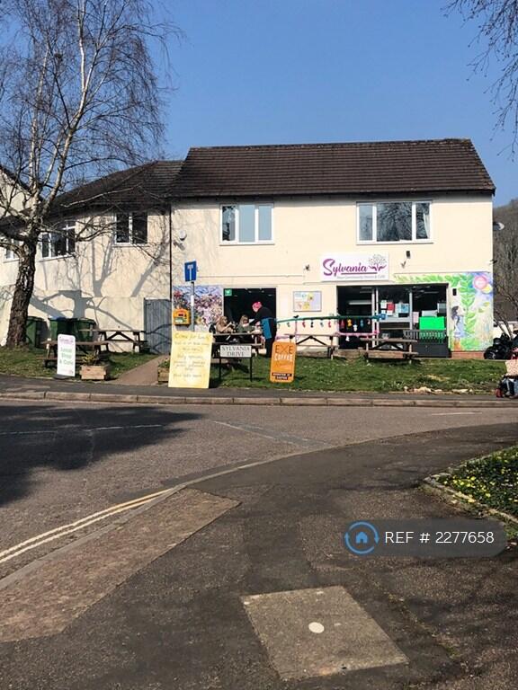 Community Shop And Cafe 5 Mins Walk 