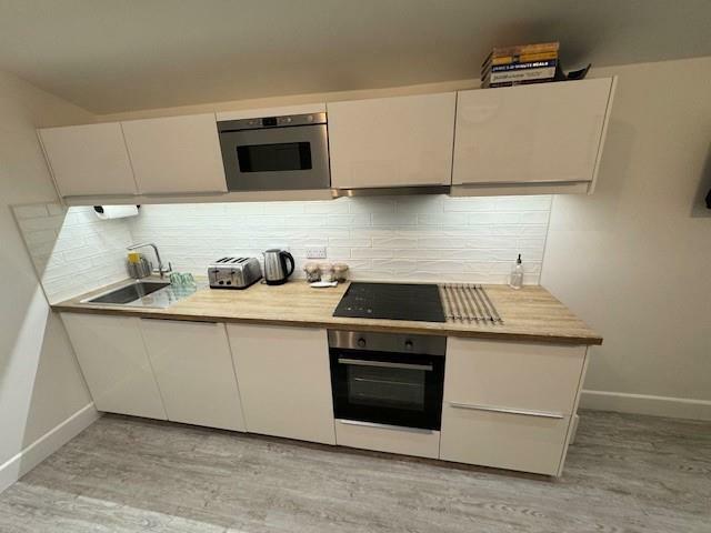 kitchen 1.jpg