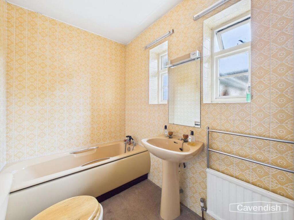 FAMILY BATHROOM