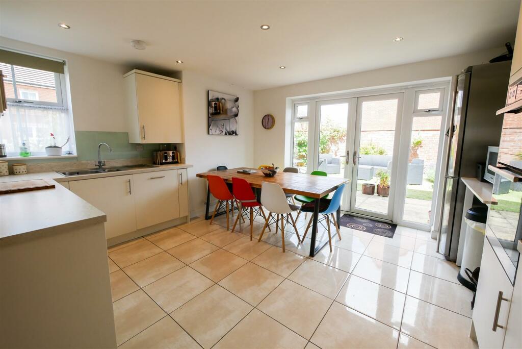 KITCHEN/DINER