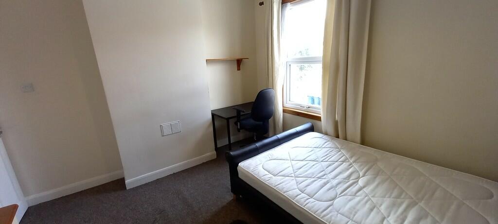 1st floor front b...