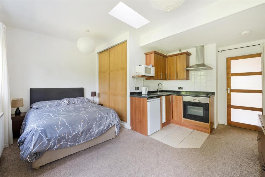 GREENHAYES AVENUE, 90 - 13.jpg