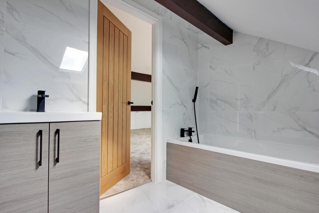 Bedroom 1 ensuite Bathroom