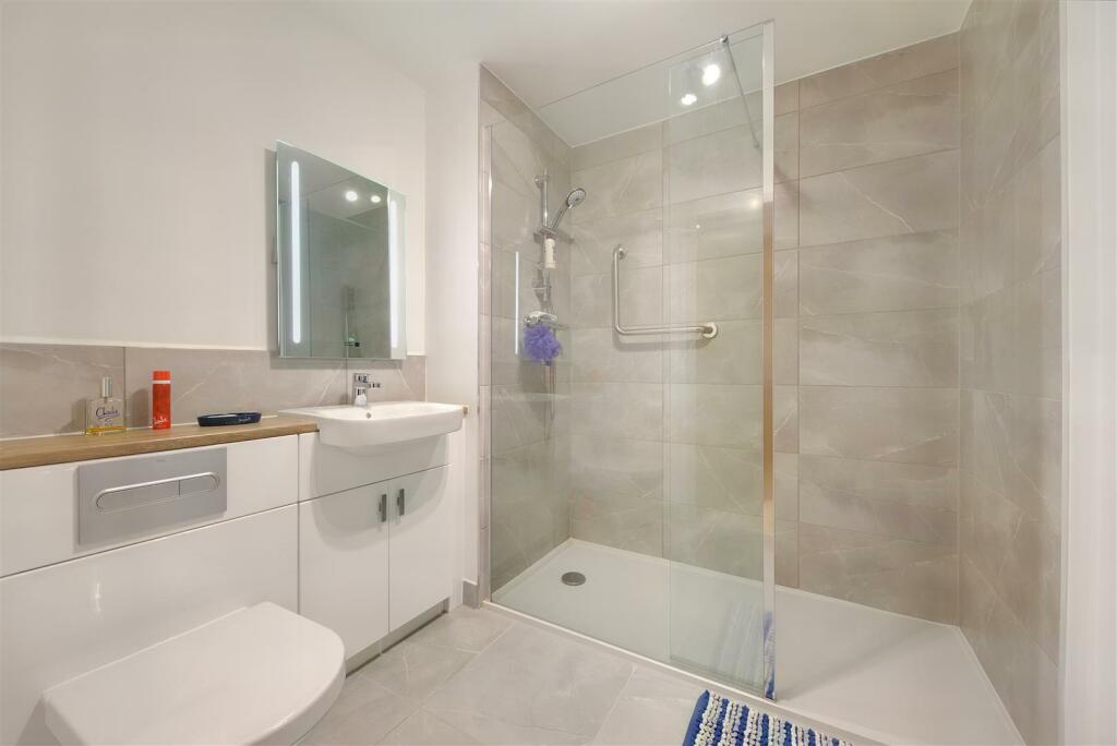 8539275-interior05.JPG