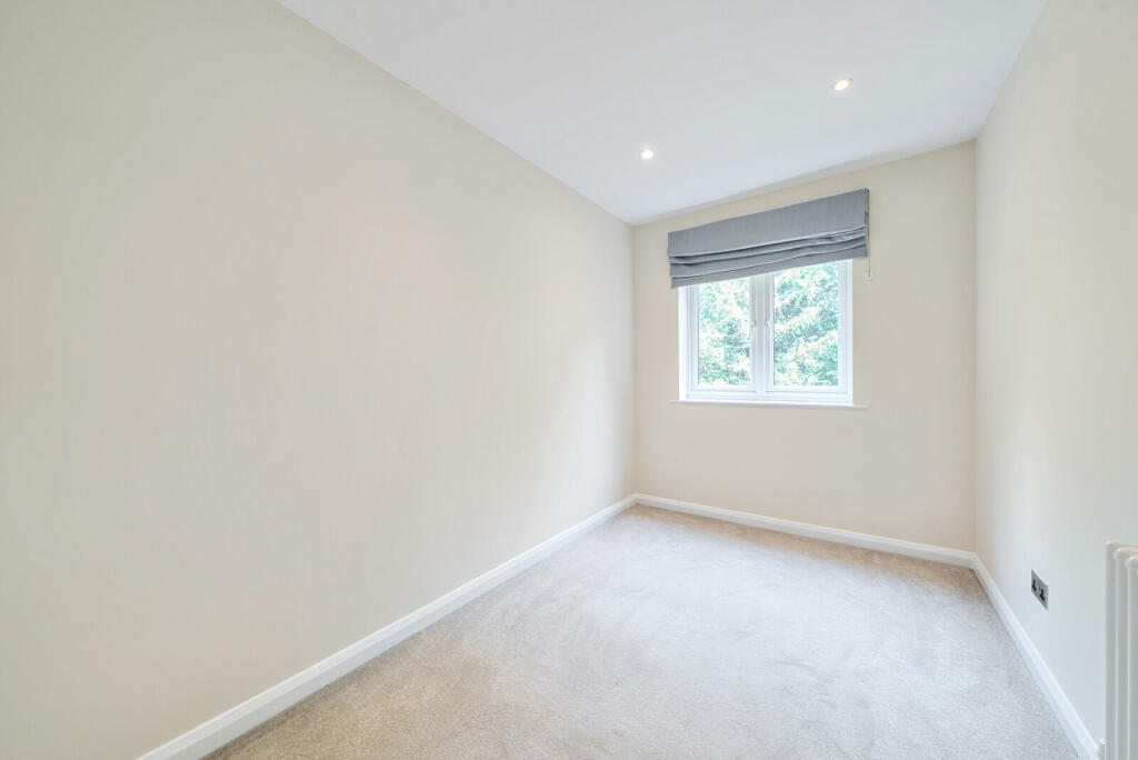 1306048-7-68470a6...