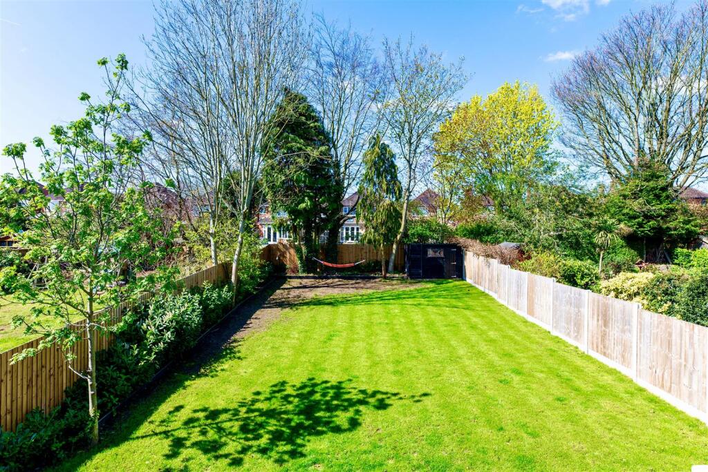 33 Thoresby Road Bramcote NG9 3EN