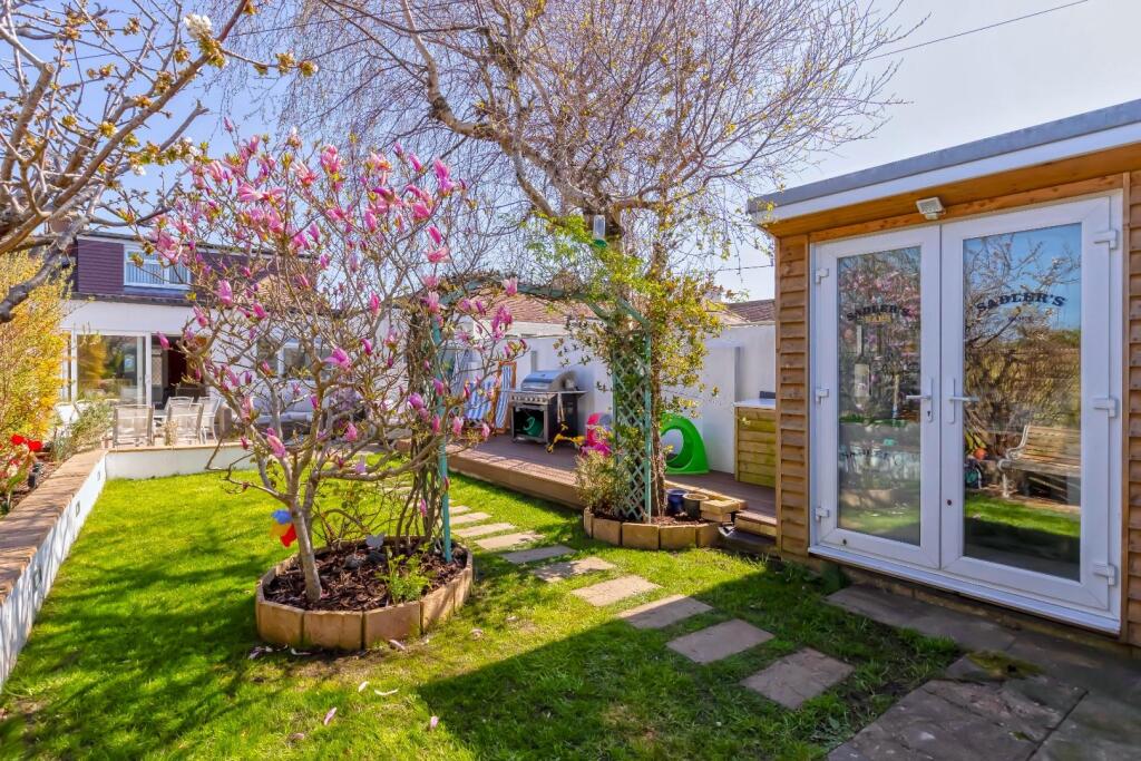 Bristol Avenue_24.jpg