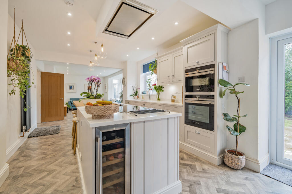 Open Plan Kitchen / Living / Dining Room