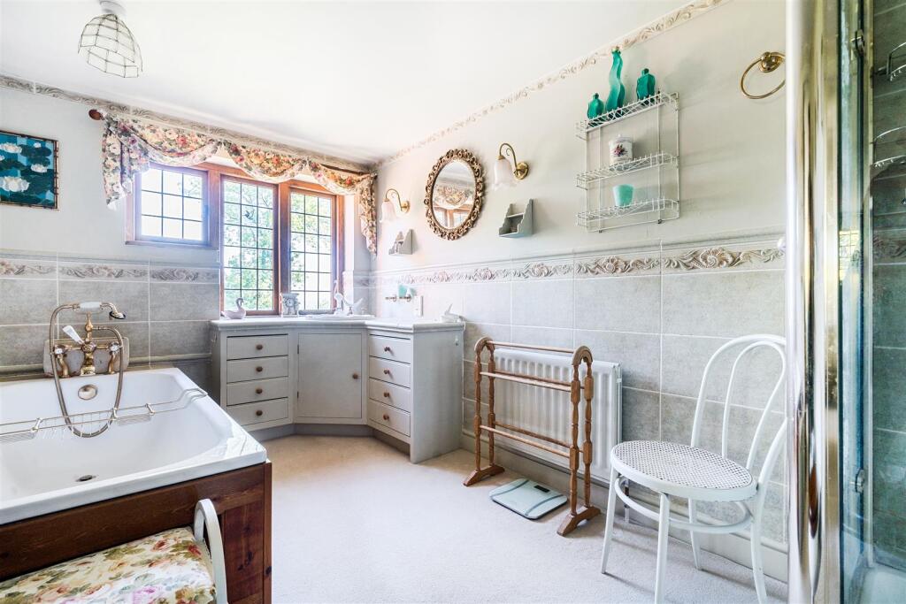 Master En-Suite