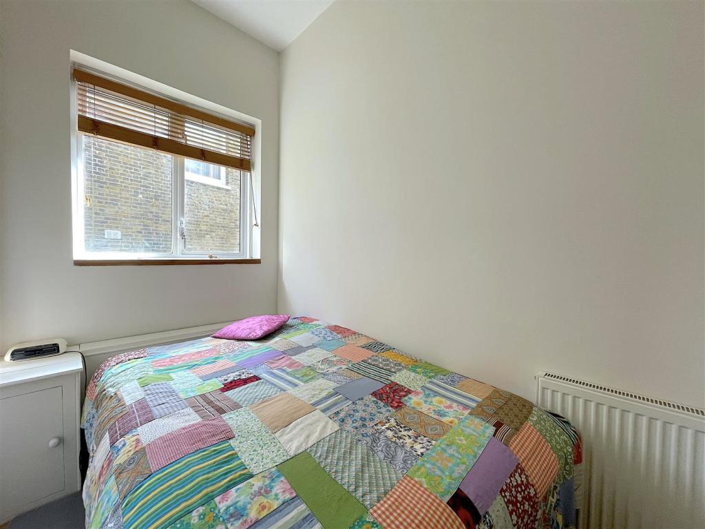 Bedroom One (1).jpeg