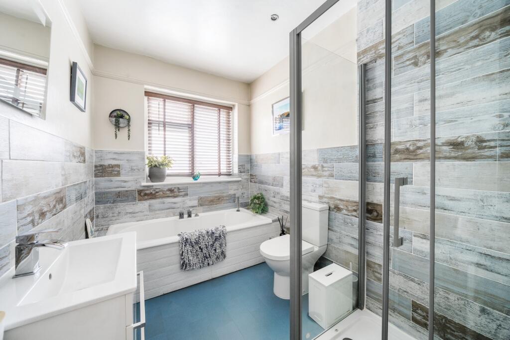 Ensuite