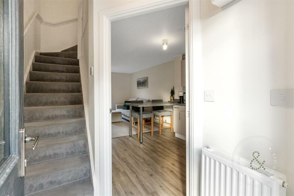 Rees Drive, HernCrabtree (23).jpg