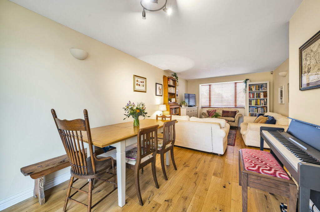 Reception/Dining Rm