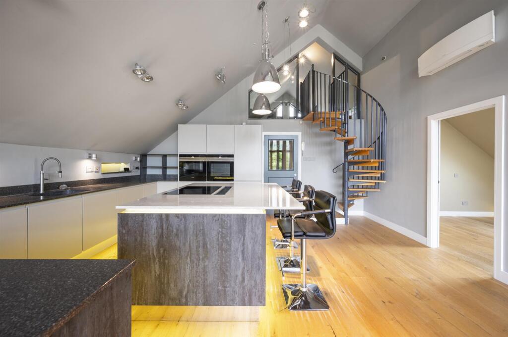 Saxton MeeThe Penthouse-0030.jpg