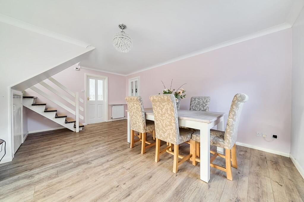 Living Room/Dining Room (2)