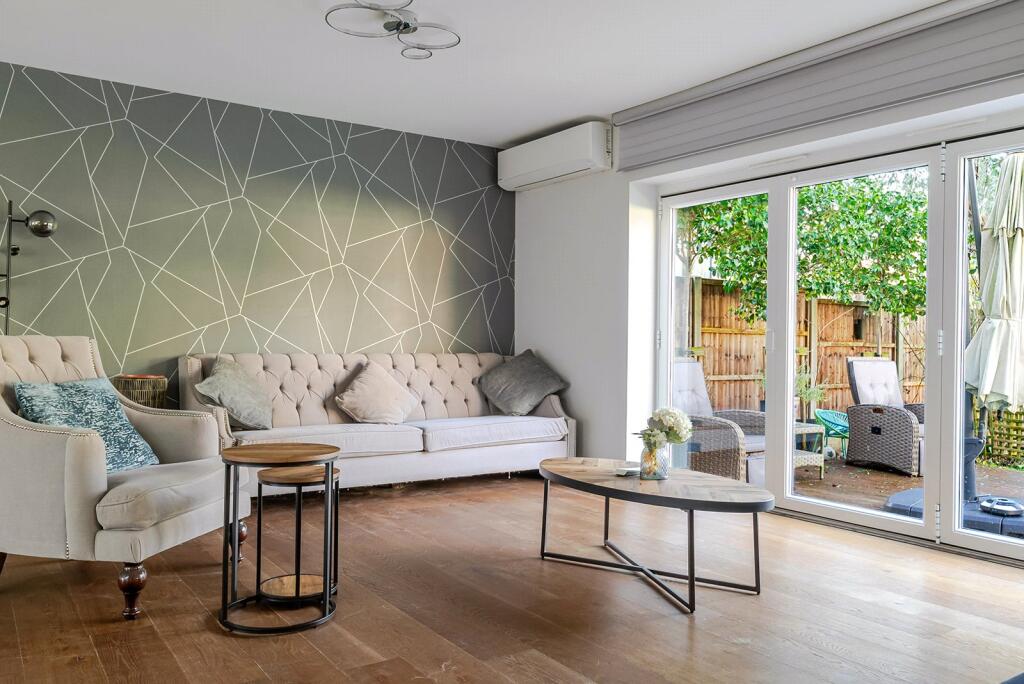 Albert Broccoli Road, Denham, UB9