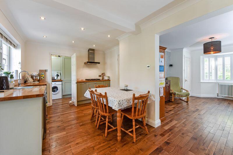 Kitchen / Lounge Overview