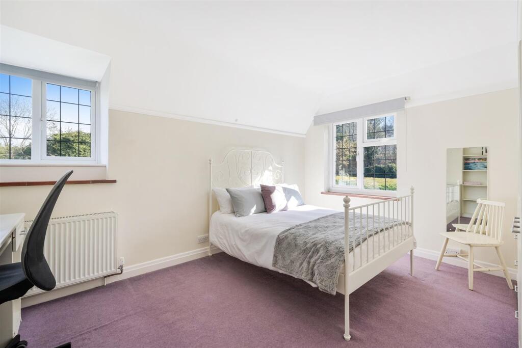 STAGBURY CLOSE, 9 (10).jpg
