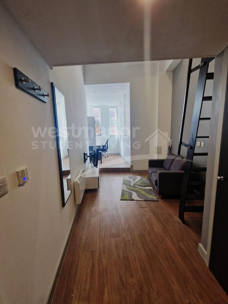 FLAT 22