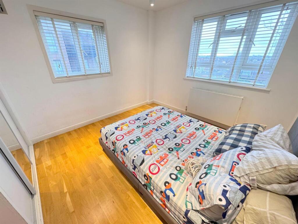3 Bed for sale, Buy in Lonond, NW11 - Maxwellprope