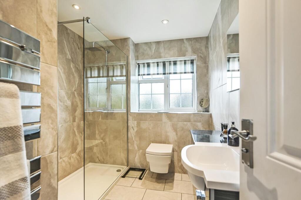 4 Church Close Ph99.jpg