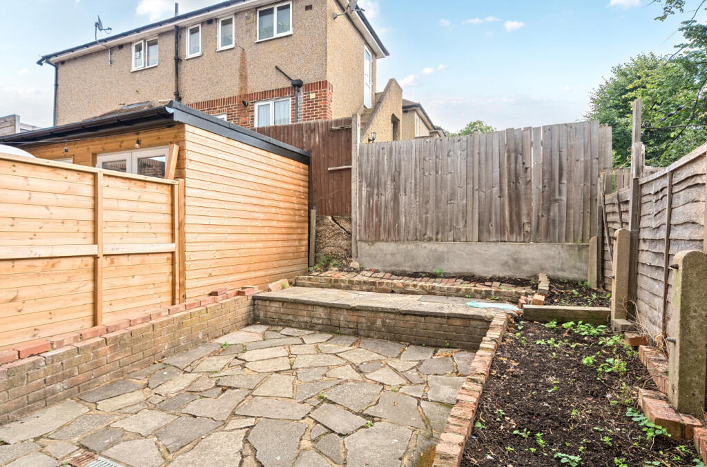 1347992-2-68b586d...