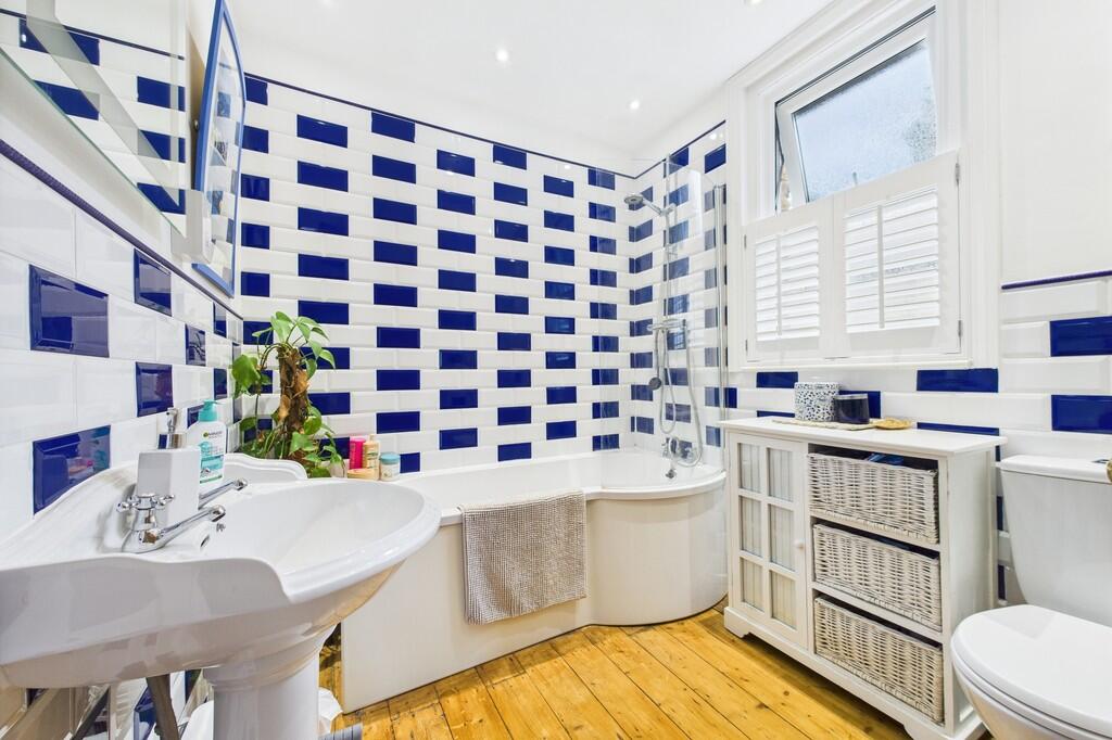 CAM01085G0-PR0610...