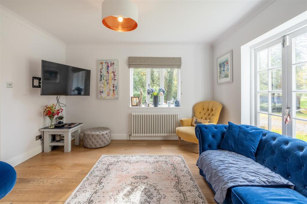 SITTING ROOM