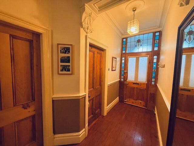 47 Garners Lane Hallway.jpg