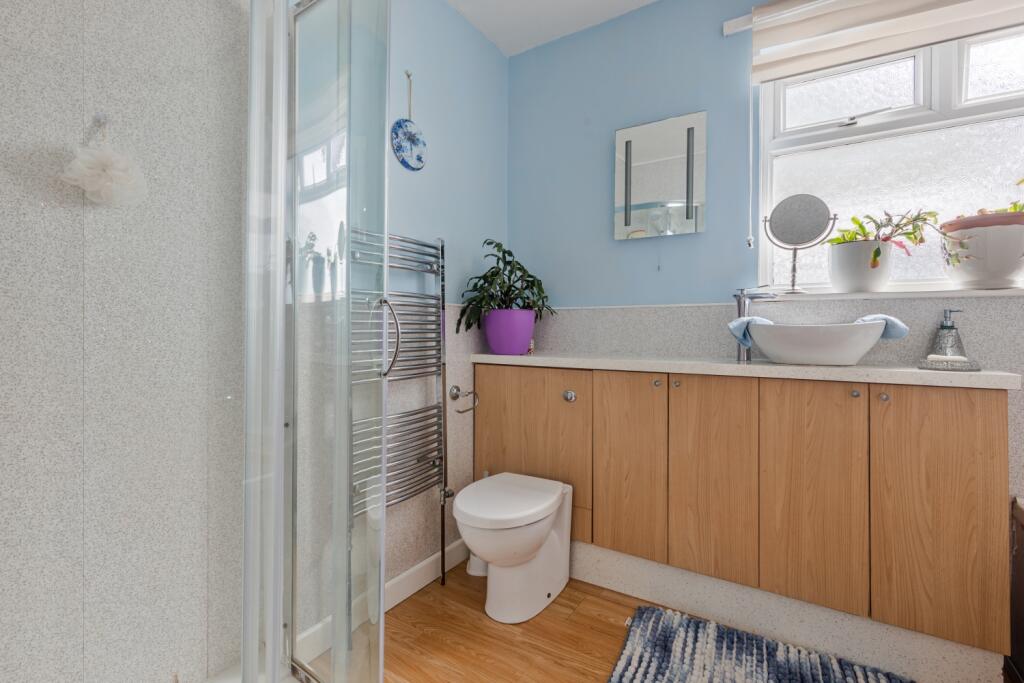 A15 - 115 Goodrington Road Paignton - 250606