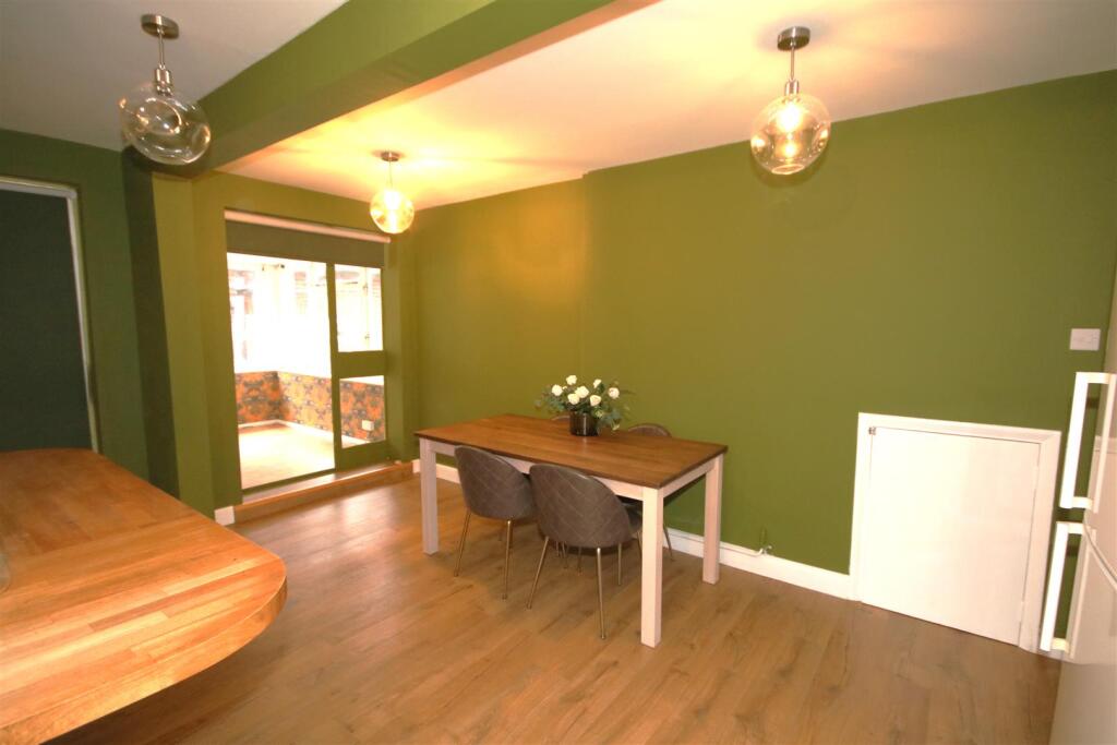 Dining Area c.JPG