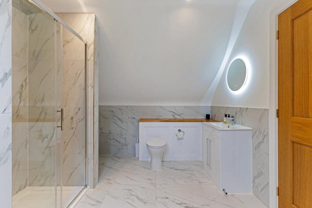 Principal Bathroom