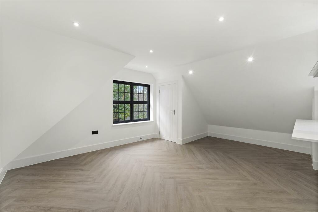 Flat 7 - 7, Sudbury Hill Close  - maVT6ZvRgUGHd8N0