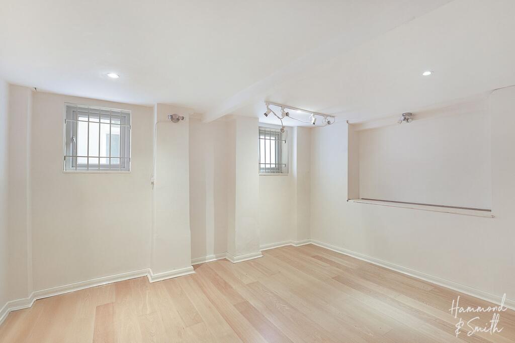 Bedroom Five( Lower ground floor)