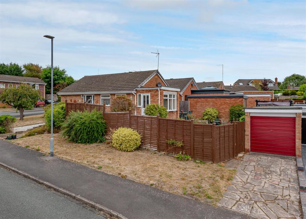 27 Bratch Park-External (3).jpg