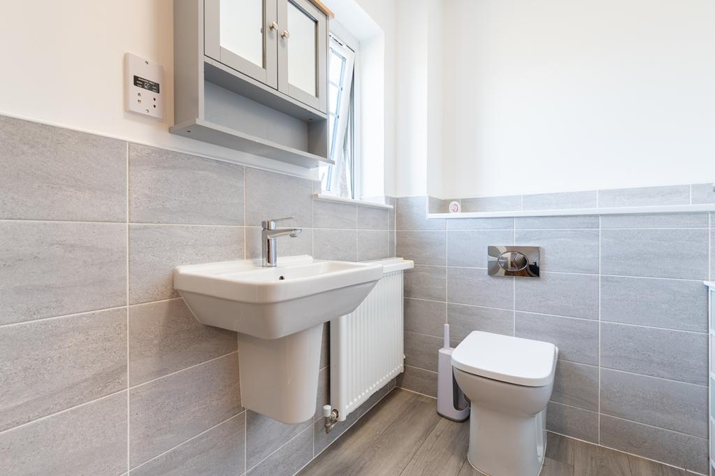 ENSUITE SHOWER ROOM