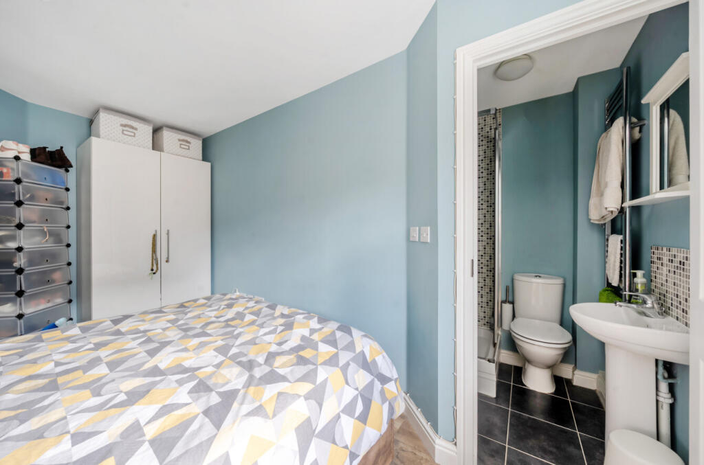 1341884-3-68a836a...