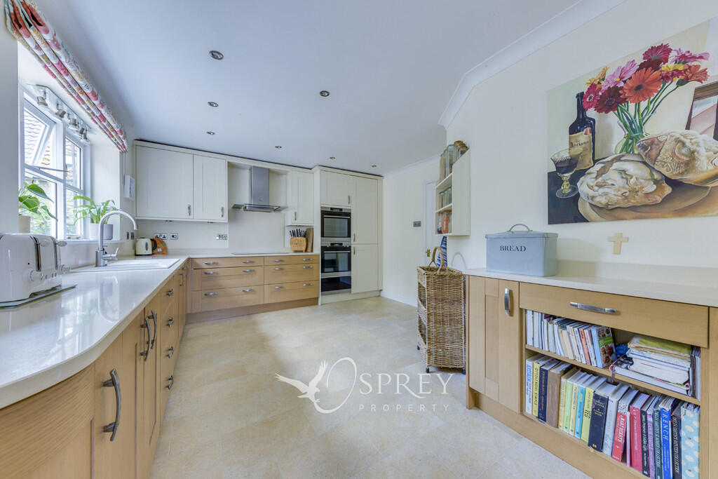 Kitchen/Breakfast...