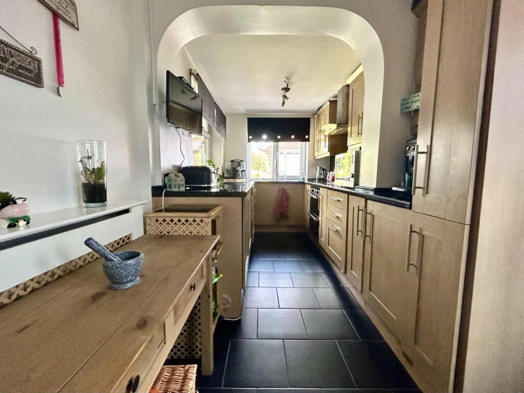 kitchen 1.JPG